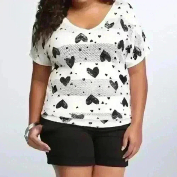 Torrid Black White Heart Print Short Sleeve Sweater Top 1 1X 14/16 - Picture 1 of 6